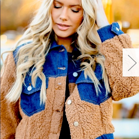 Jackets & Blazers - NEW! Cute & Cozy Sherpa Denim Jacket. Large